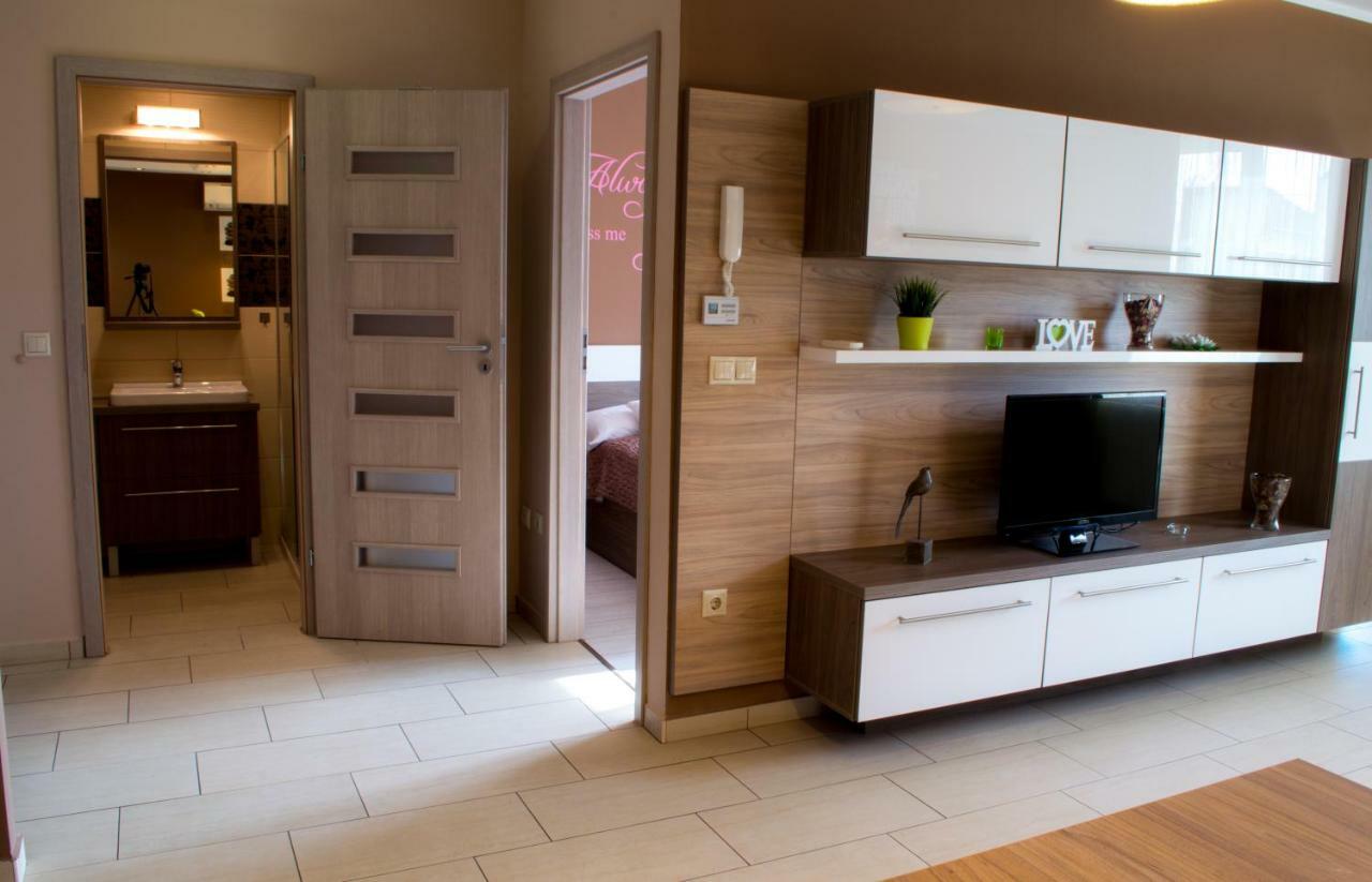 Platina Apartman Appartement Sárvár Buitenkant foto