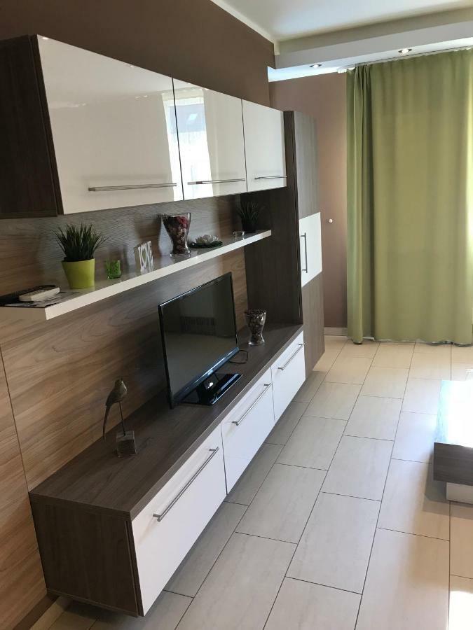 Platina Apartman Appartement Sárvár Buitenkant foto
