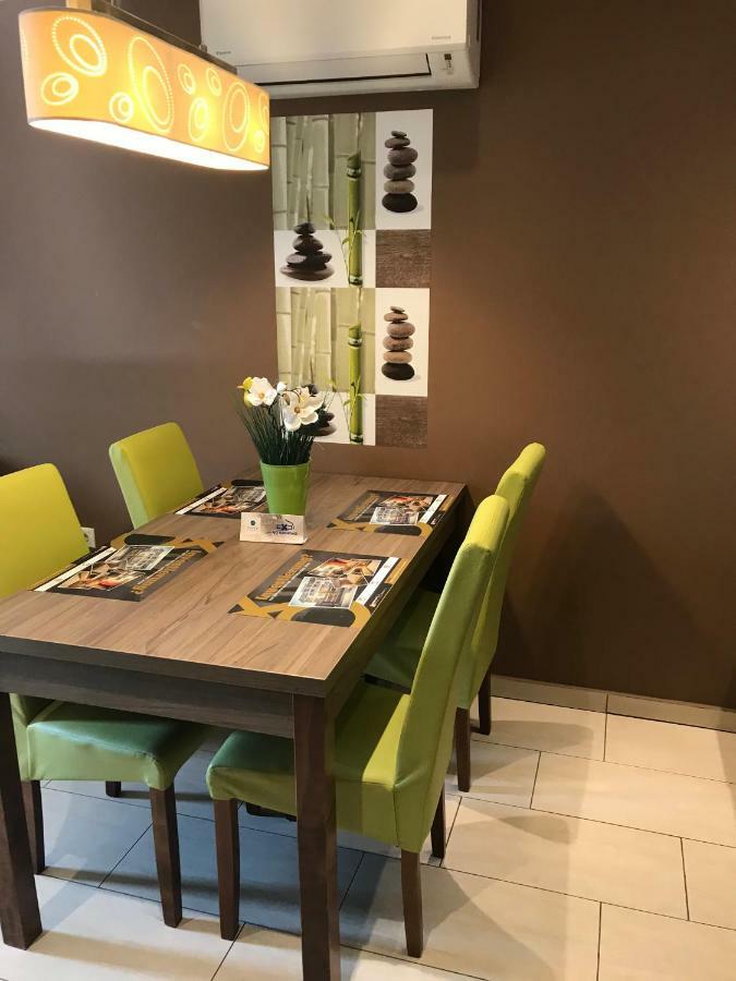Platina Apartman Appartement Sárvár Buitenkant foto